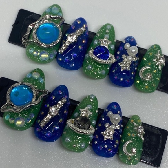 Planet ATLien Blues Handmade Press On Nail Set - Picture 16 of 16